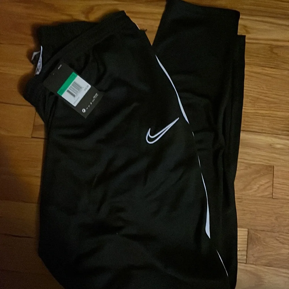 NWT Nike Dri-Fit pants - Picture 1 of 4